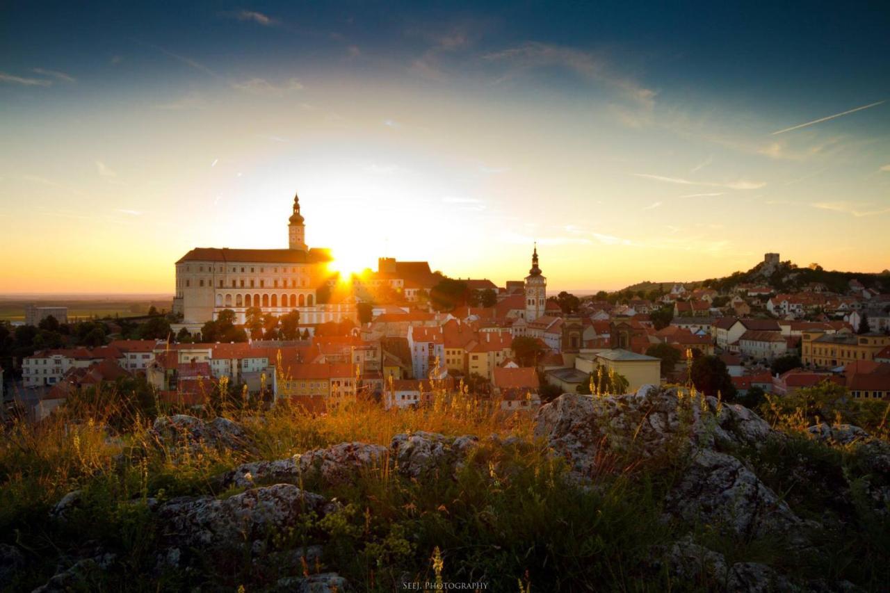 Vinna Kavarna Mikulov Exterior foto